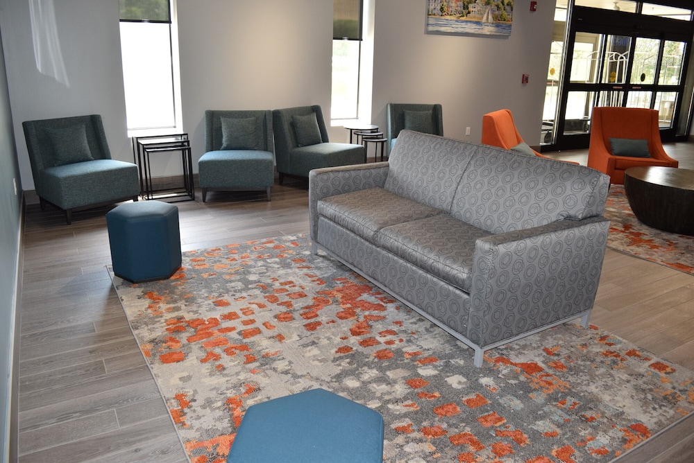 BridgePointe Hotel & Marina - photo 5