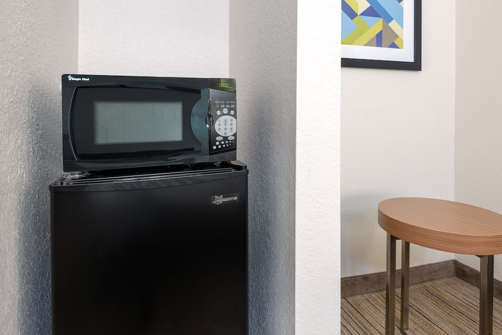 Holiday Inn Express & Suites Naples North Bonita Springs by IHG - photo 15