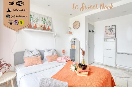 Le Sweet Nook Metro Mairie de Montreuil in Montreuil, France