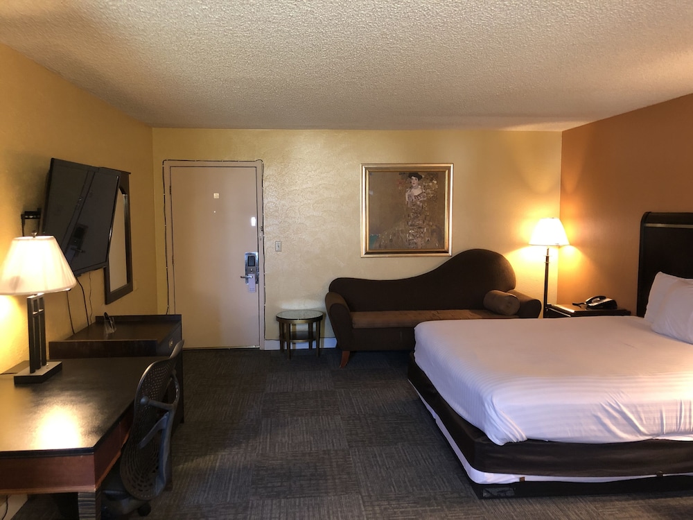 Nendels Inn & Suites - photo 7
