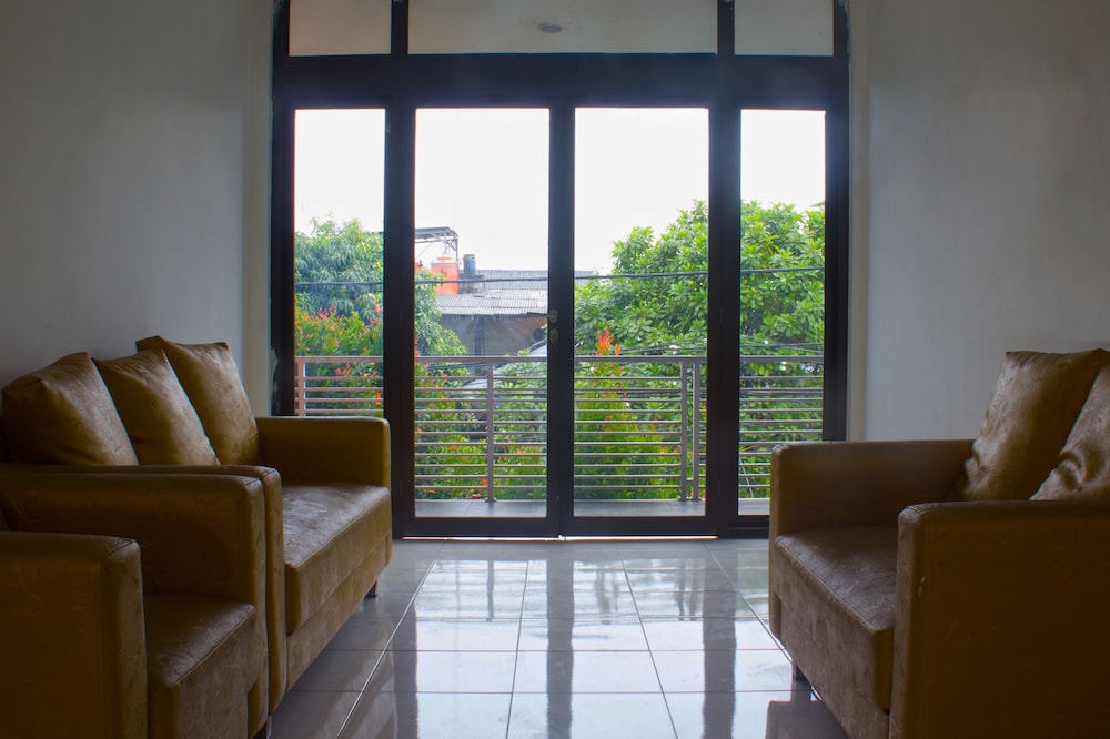 RedDoorz Syariah near Grand Galaxy Park in Bekasi, Indonesia