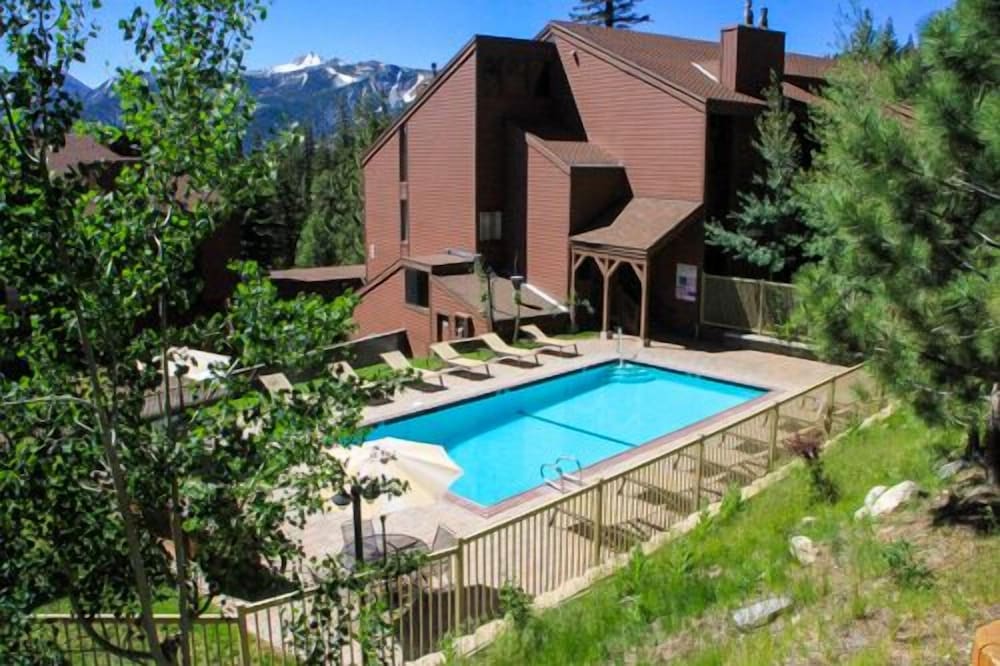 Mammoth Ski & Racquet Club in Mammoth Lakes, United States