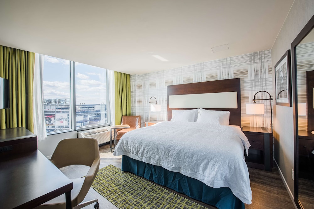 Hampton Inn & Suites Washington DC Navy Yard - photo 9