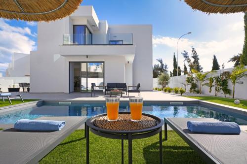 Villa Vitalia 3 En suite Beds with Private Pool