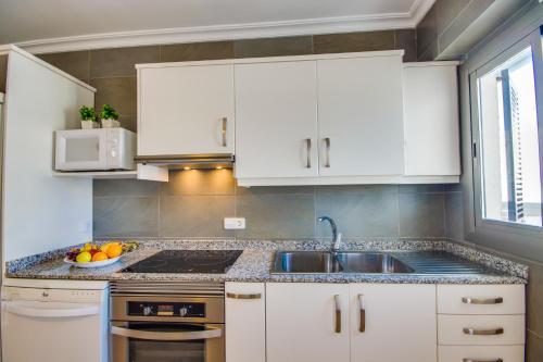 Ideal Property Mallorca Concha 2 PAX — 4-Star Luxury Hotel in Alcudia, Spain