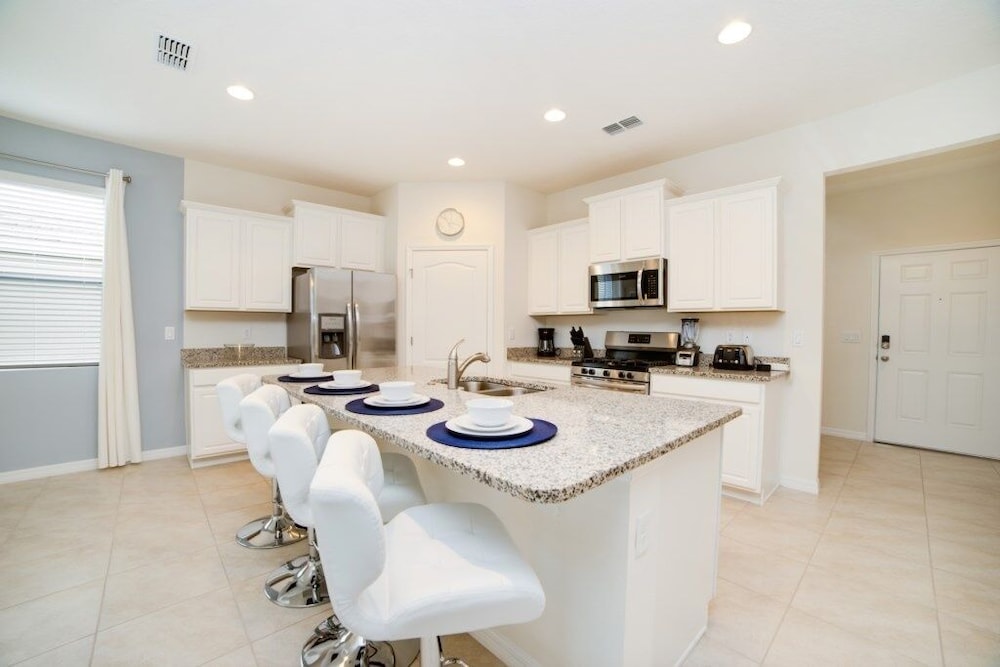 Amazing 5 Bedroom Solterra New Resort Home 5 Villa by RedAwning Davenport - photo 14