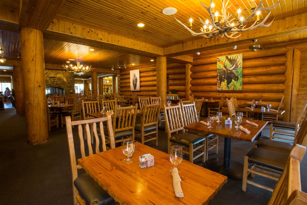 Headwater S Lodge Cabins At Flagg Ranch - photo 24