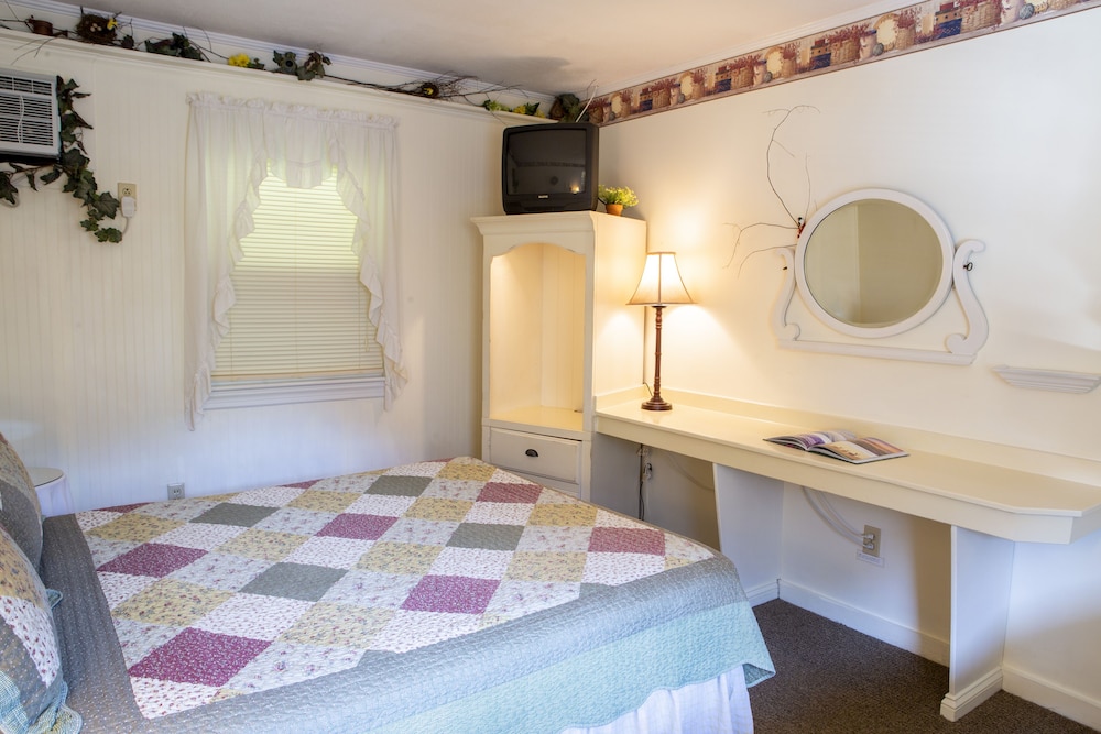 The Chimney Rock Inn & Cottages - photo 75