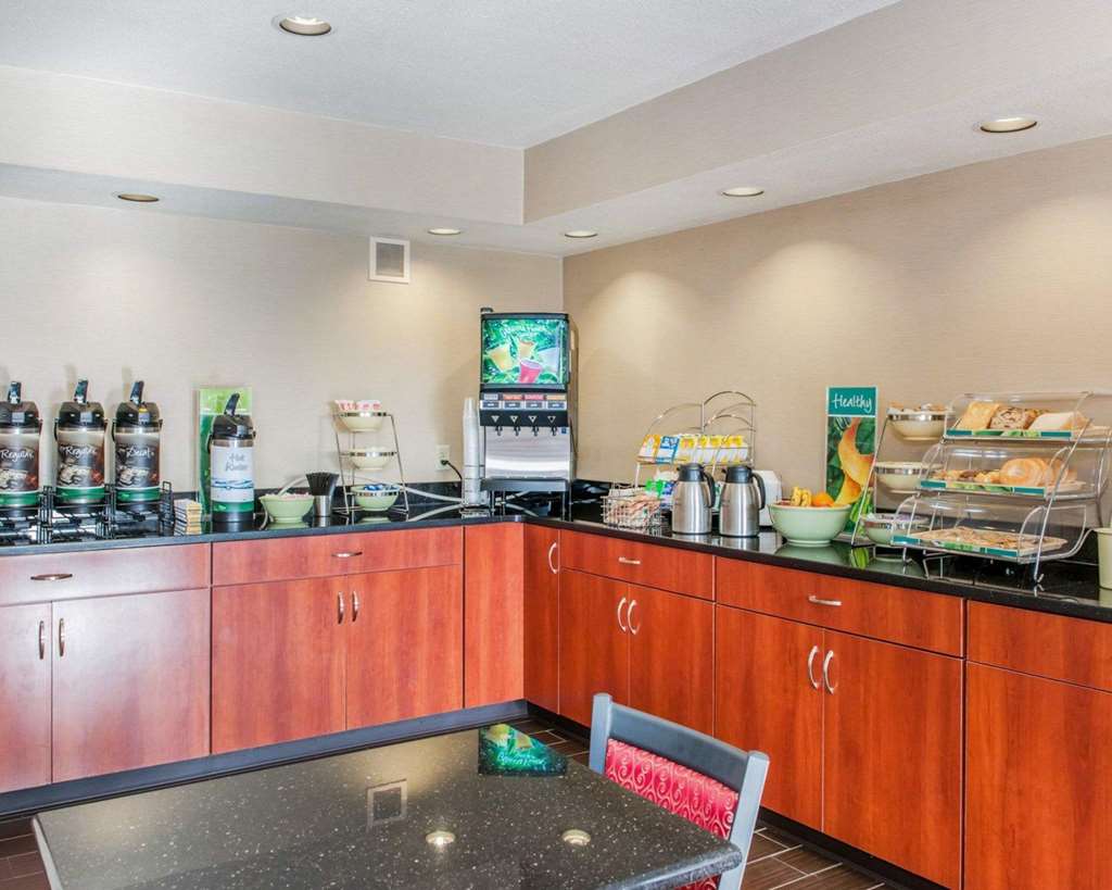 Quality Inn Effingham North - photo 35