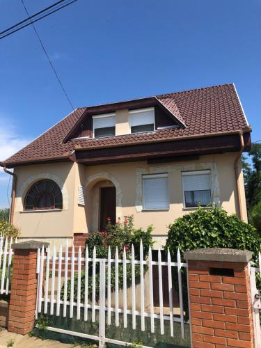 Istvan Apartman — 4-Star Luxury Hotel in Tiszafured, Hungary