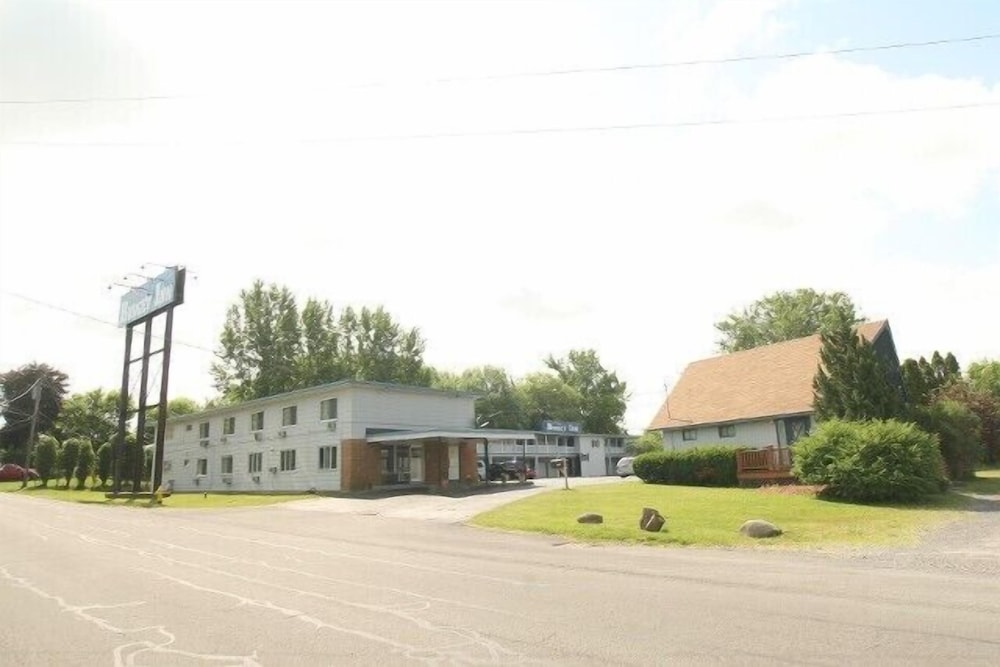Budget Inn Syracuse Airport - photo 40