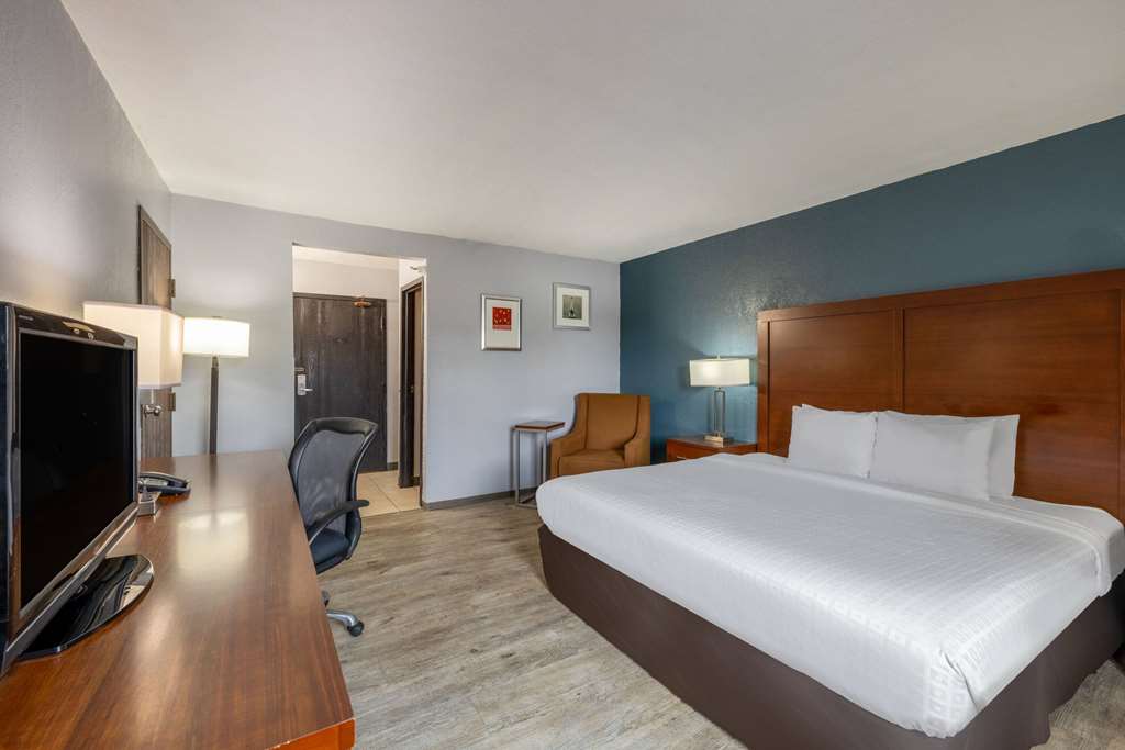 Travelodge by Wyndham Brooklyn Center - photo 10