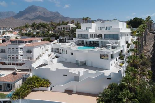 KARAT Villa Presidencial — 4-Star Luxury Hotel in Adeje, Spain