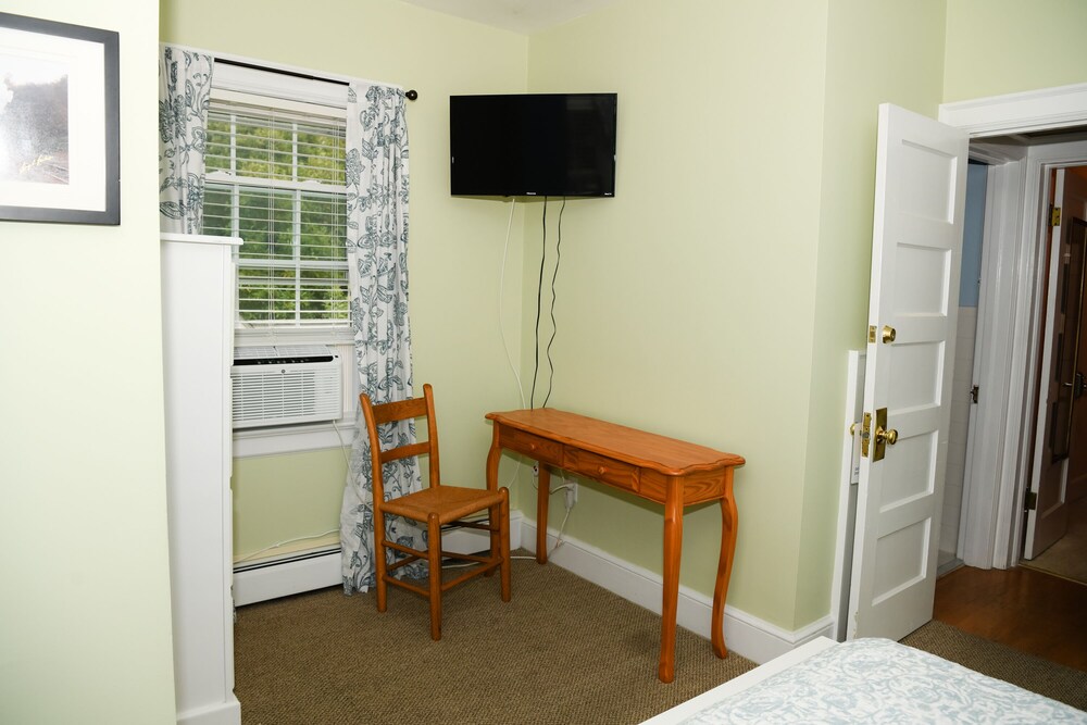 Blacksburg Bed & Breakfast - photo 21