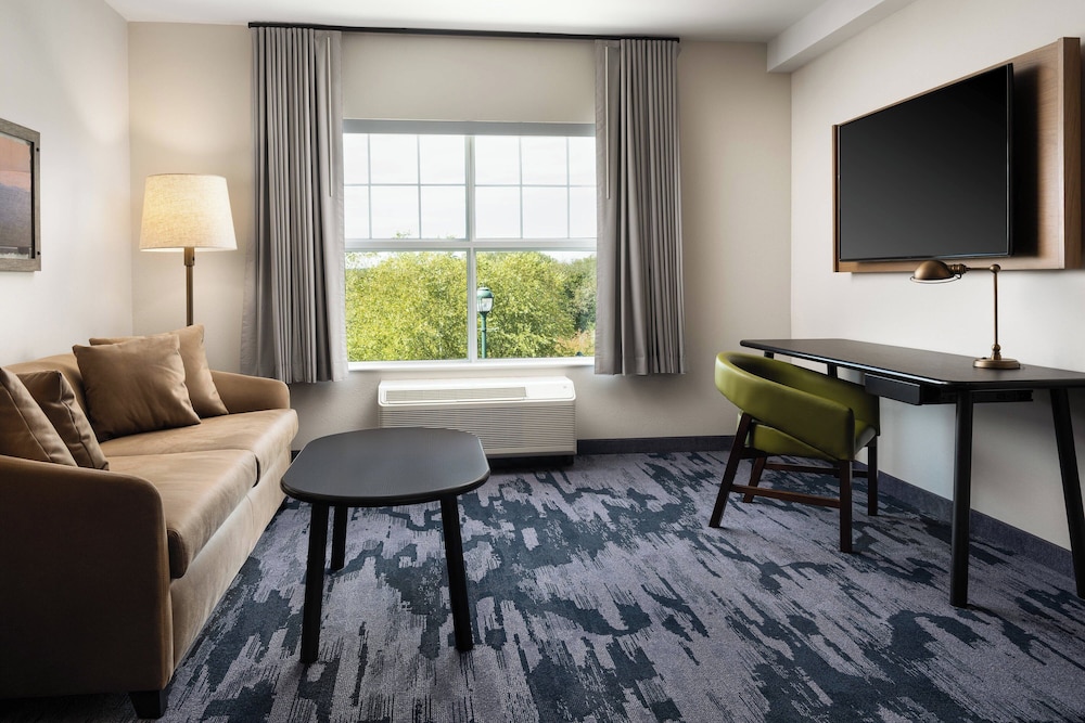 Fairfield Inn & Suites by Marriott South Kingstown Newport Area - photo 11