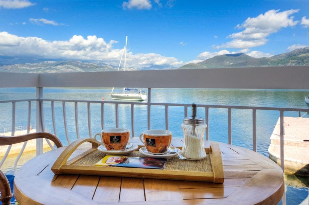 Apart hotel Villa Lav — hotel in Tivat