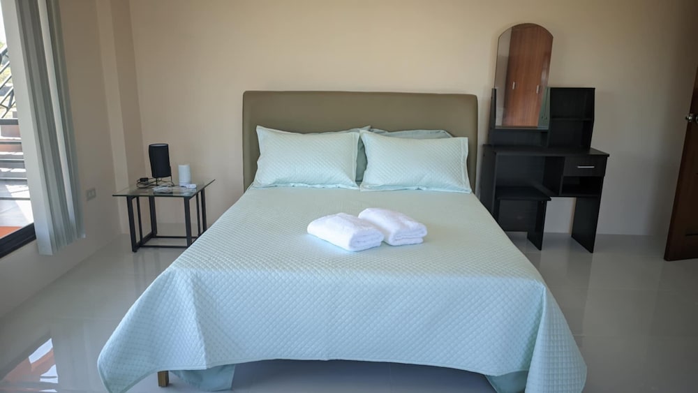 Lou Ela's Resort — hotel in San Quintin
