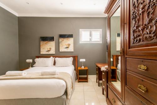 Millwood Apartment