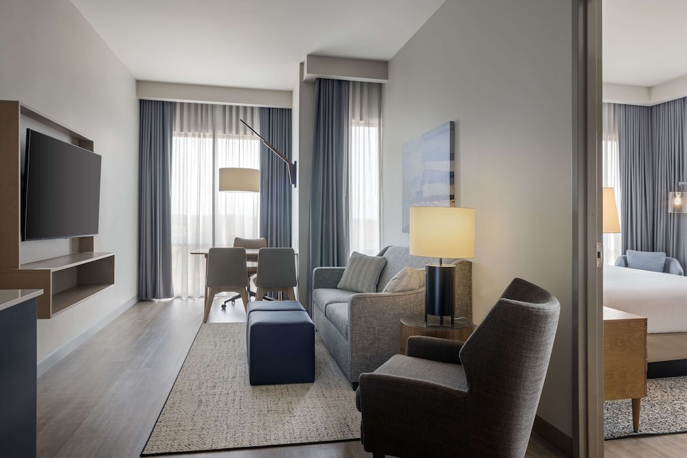 Embassy Suites by Hilton Bowling Green - photo 23
