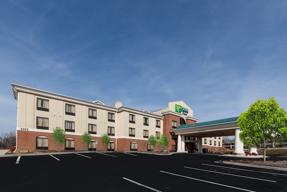 Holiday Inn Express Hotel & Suites Greensboro East by IHG — hotel in Greensboro