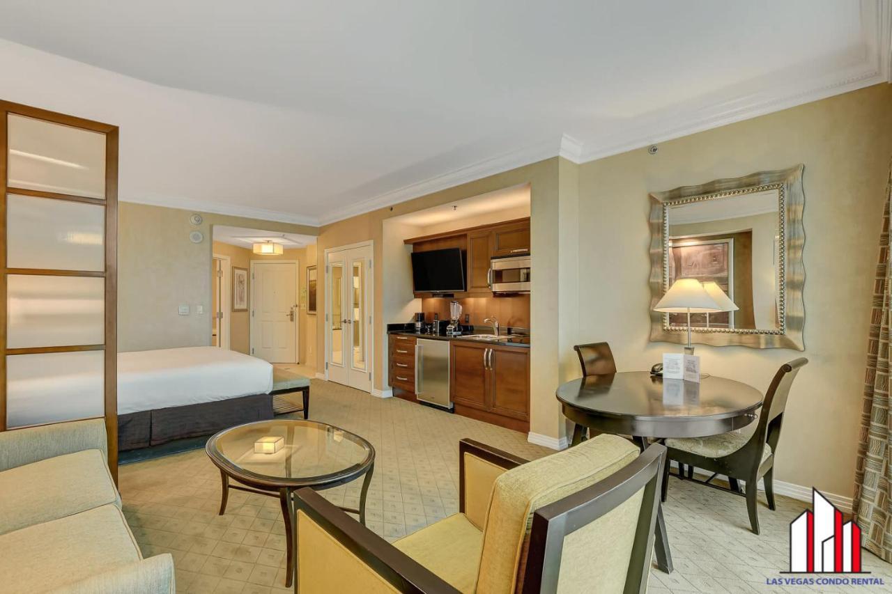 MGM Signature 22 611 Strip View Jacuzzi Studio