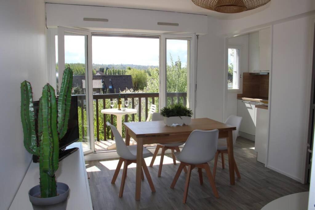 Pampita in Villers-Sur-Mer, France