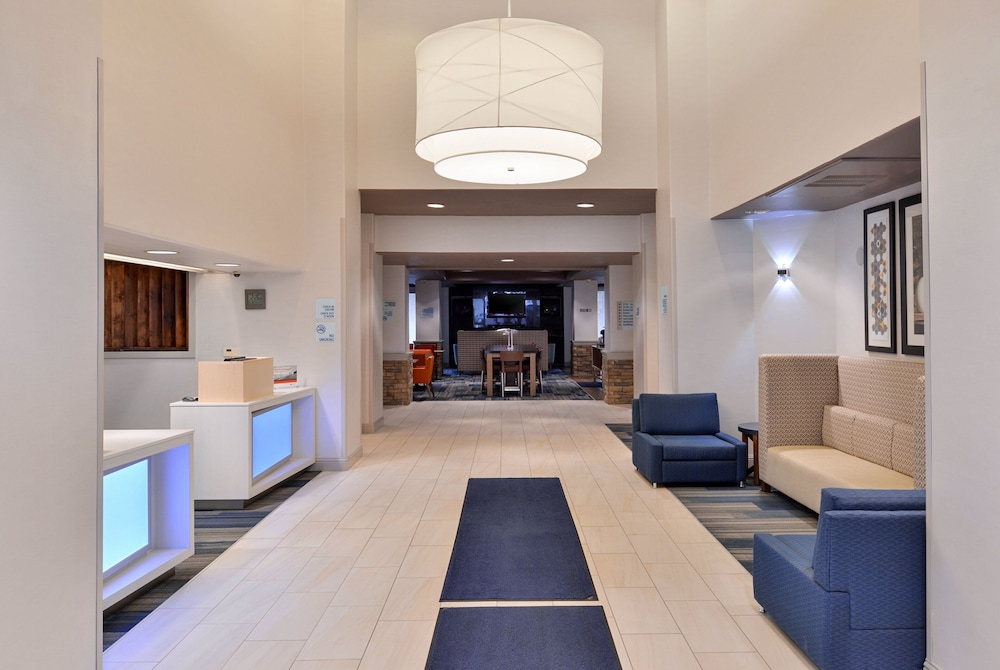 Holiday Inn Express Sacramento Airport Woodland by IHG - photo 82
