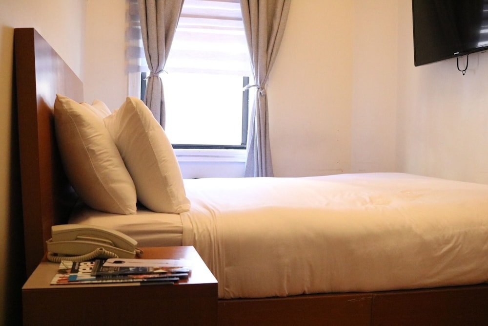 Midtown West Hotel - photo 14