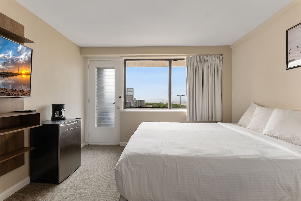 Oceanic Hotel - photo 11