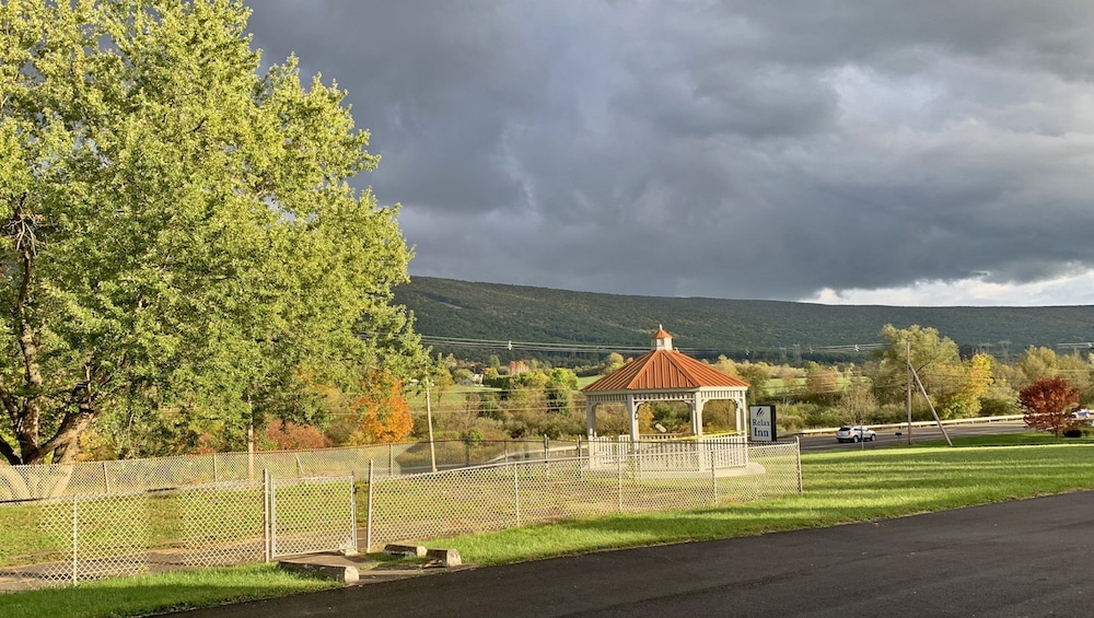 Relax Inn Altoona - photo 105