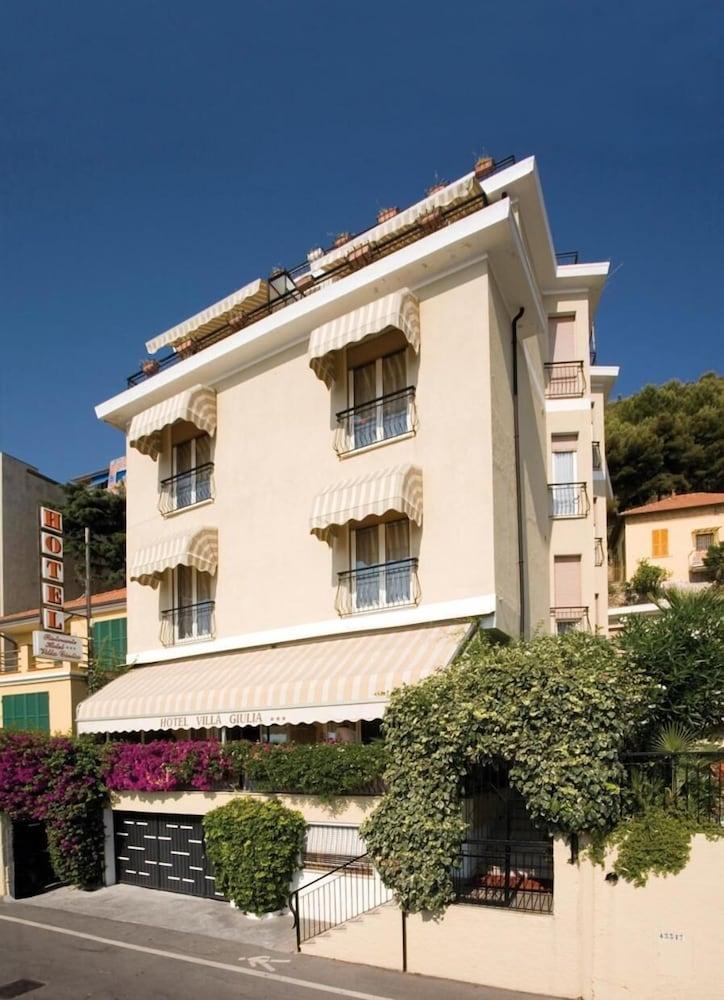Hotel Villa Giulia - carbon neutral hotel in Laigueglia