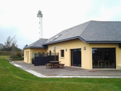 Le Phare de Trézien Proche plage — hotel in Plouarzel