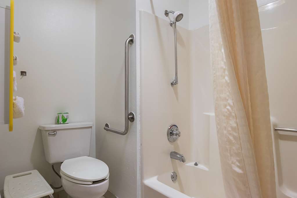 Motel 6 Marshalltown IA - photo 16