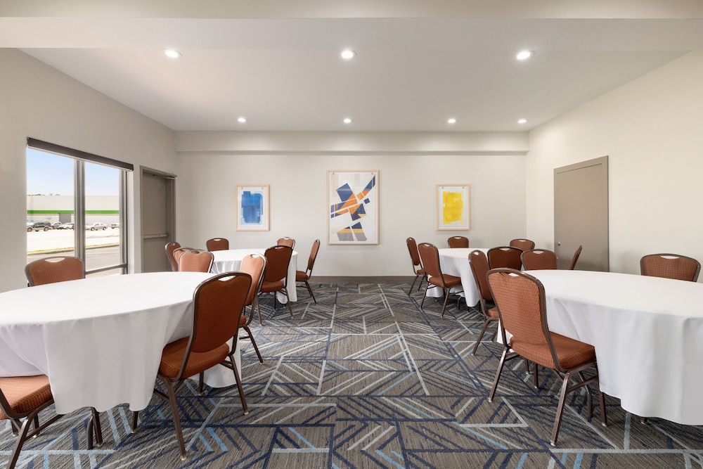 Holiday Inn Express & Suites Opelousas by IHG - photo 32