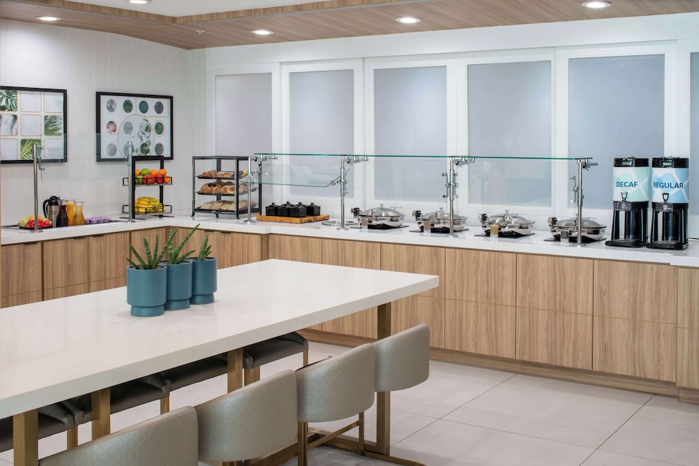 Hilton Garden Inn Orlando Airport - photo 31
