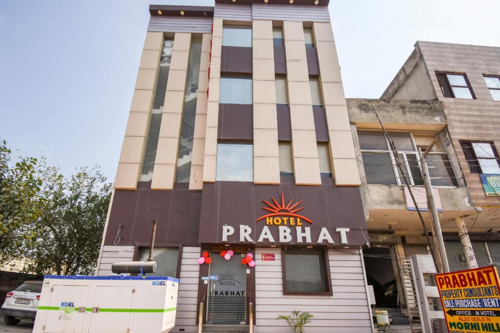 OYO 15947 Hotel Prabhat — hotel near Shaheed Bhagat Singh International Airport
