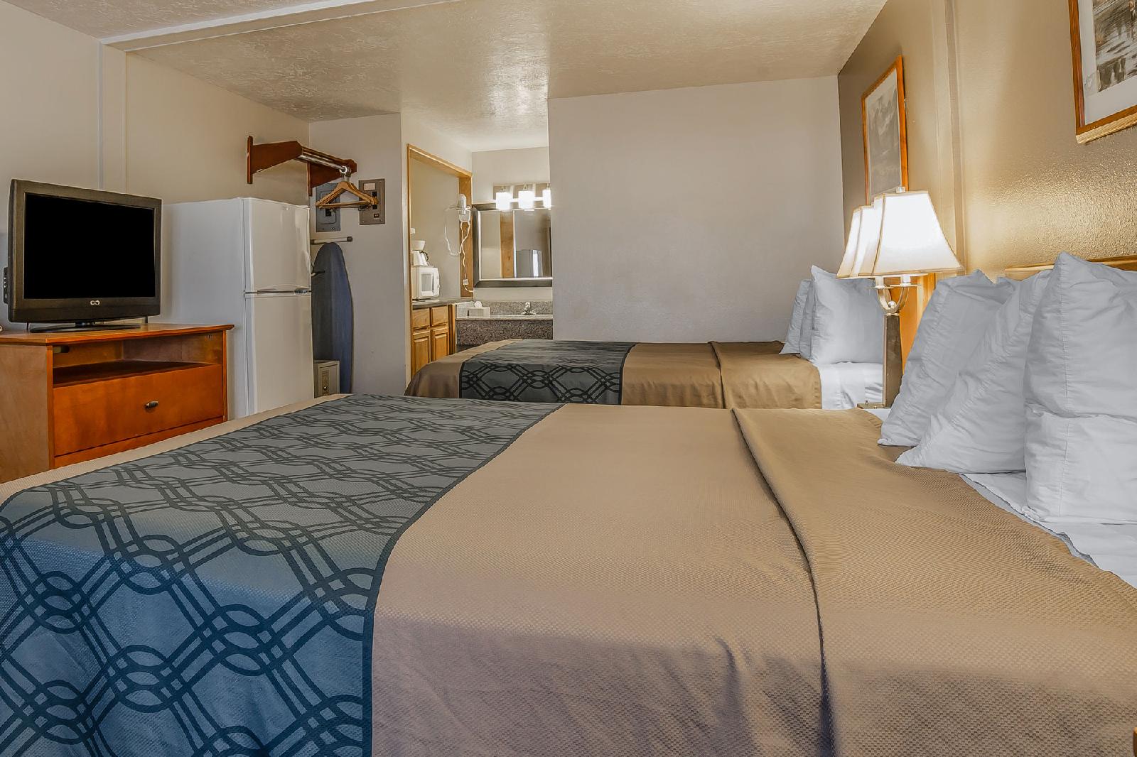 Econo Lodge Downtown - photo 10