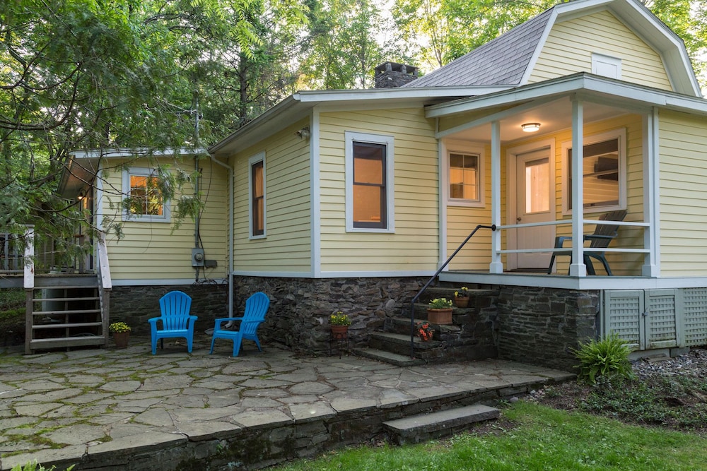 The Woodstock Inn on the Millstream - photo 57