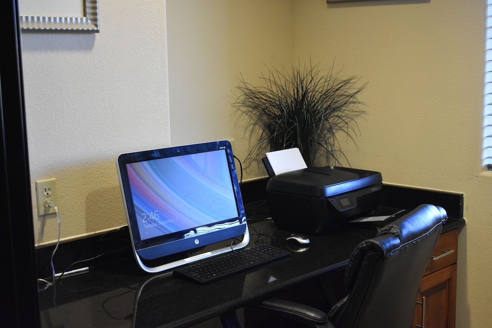 Holiday Inn Express & Suites Silt Rifle by IHG - photo 63