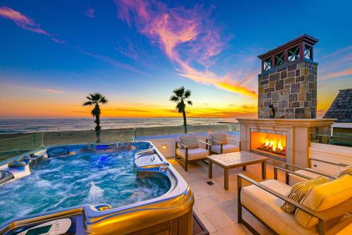 Luxury Beach Front Escape in Newport Beach, United States