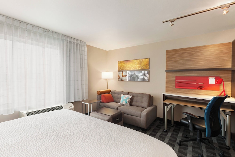 TownePlace Suites by Marriott Cedar Rapids Marion - photo 9