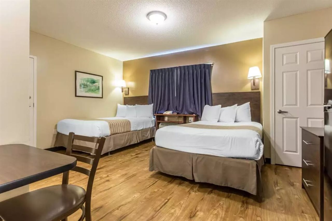 Suburban Studios near University of North Carolina Charlotte - photo 8