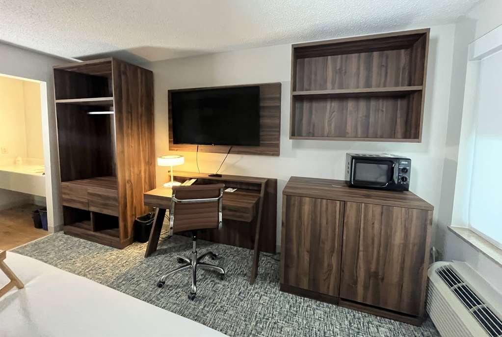 Baymont by Wyndham Hattiesburg - photo 33
