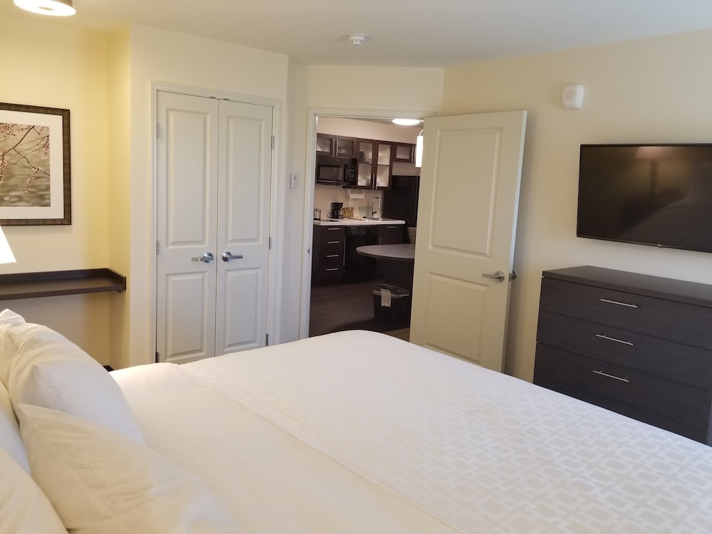 Candlewood Suites Davenport by IHG - photo 7
