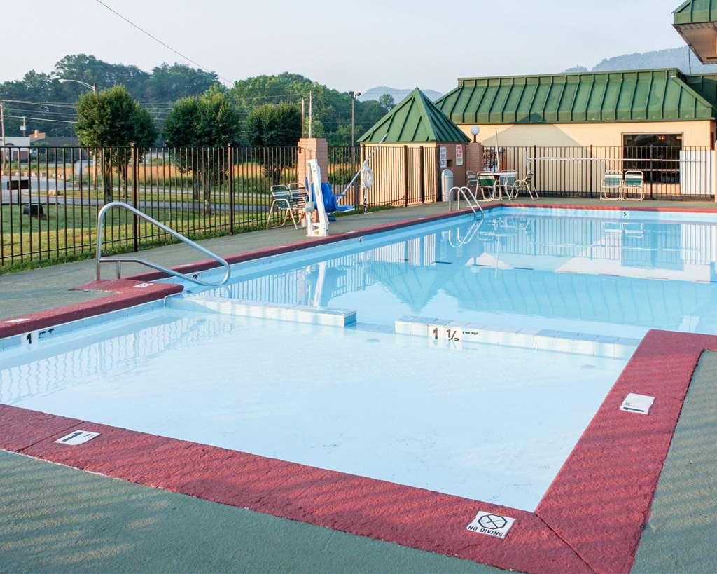Econo Lodge Rocky Top - photo 22