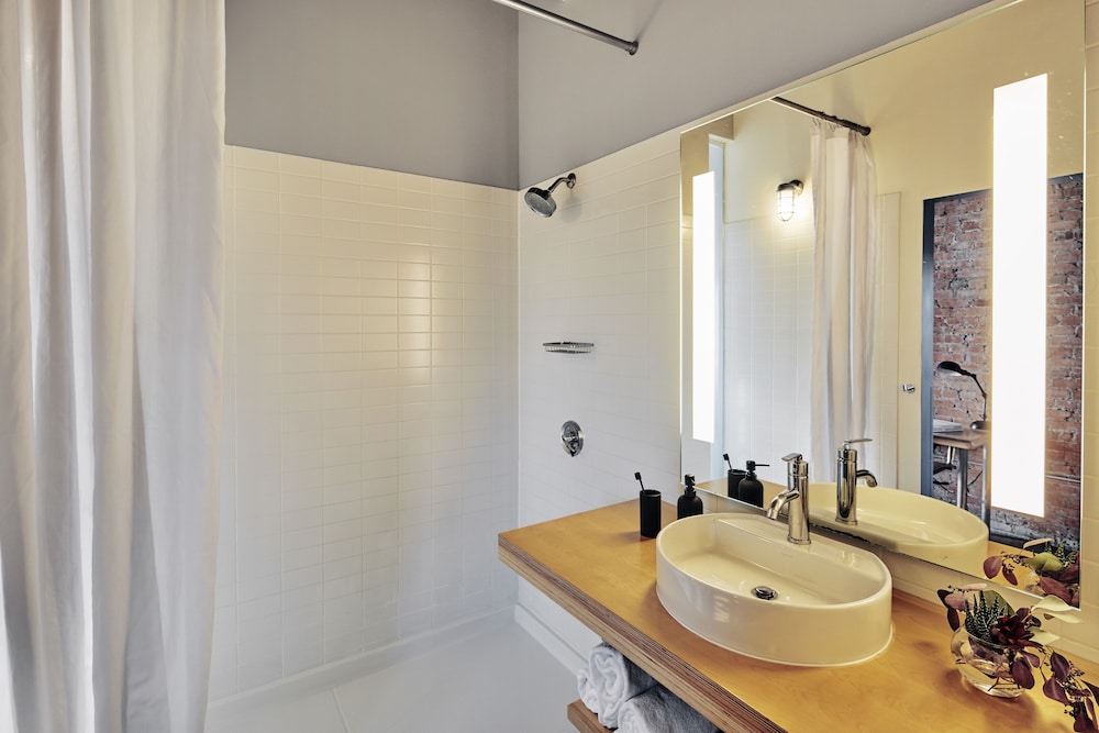 Canvas Hotel Dallas - photo 27