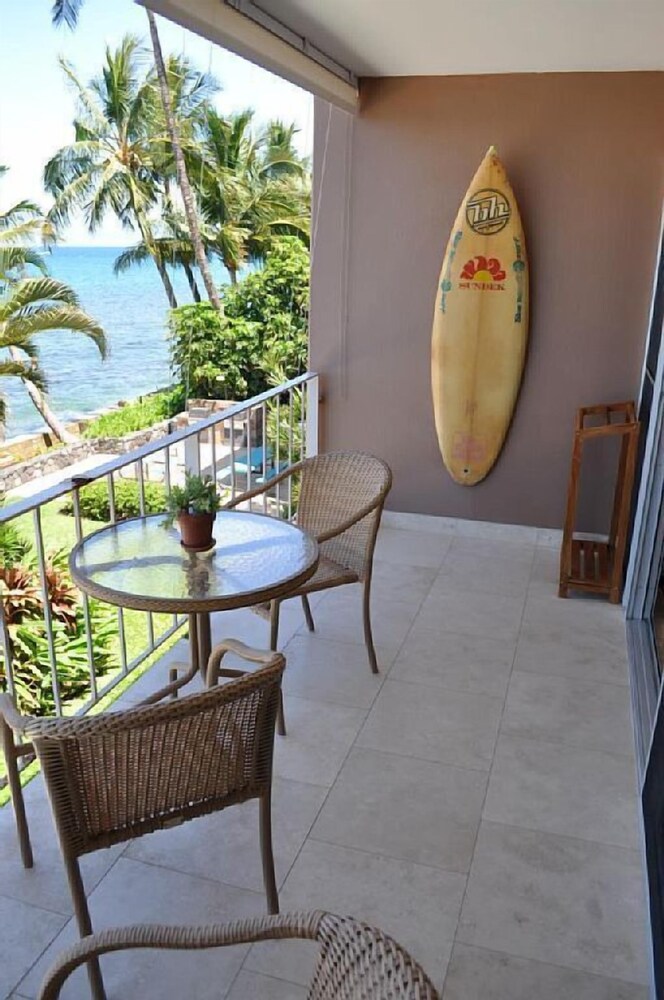 Lahaina Roads 309 by RedAwning - photo 16