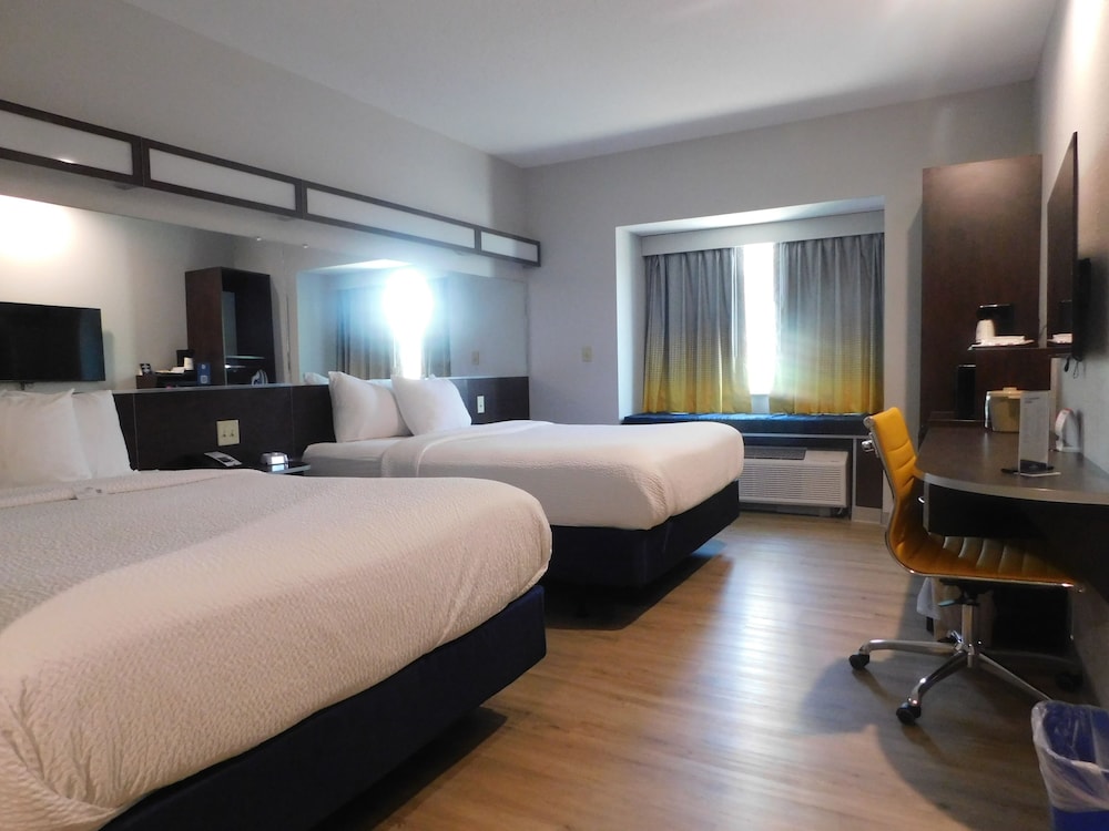 Microtel Inn & Suites by Wyndham Wheeling at Highlands - photo 13