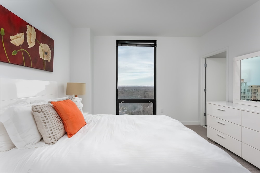 Global Luxury Suites at Reston Town Center - photo 25