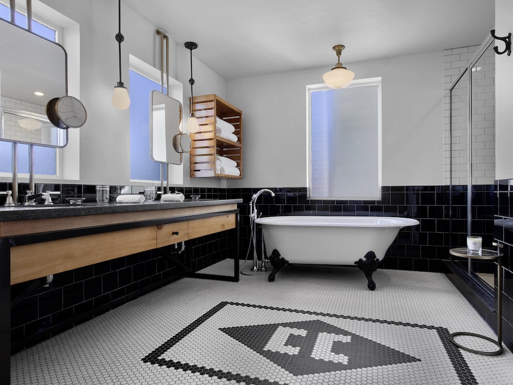 Cavalry Court by Valencia Hotel Collection - photo 17